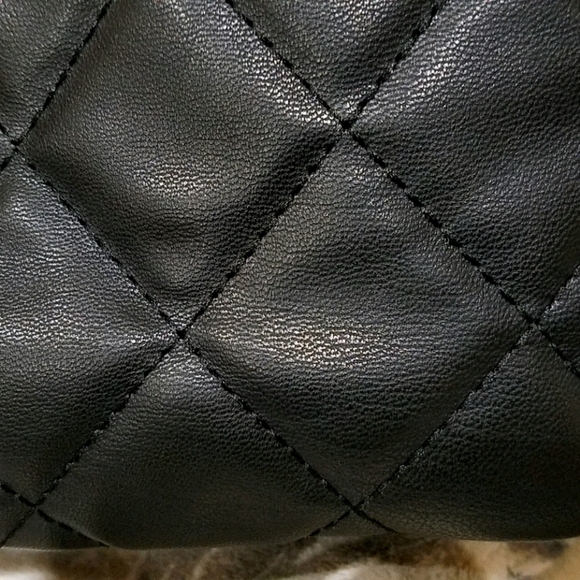 LAST ONE!-NWT Badgley Mischka quilted black crossbody - Picture 11 of 12